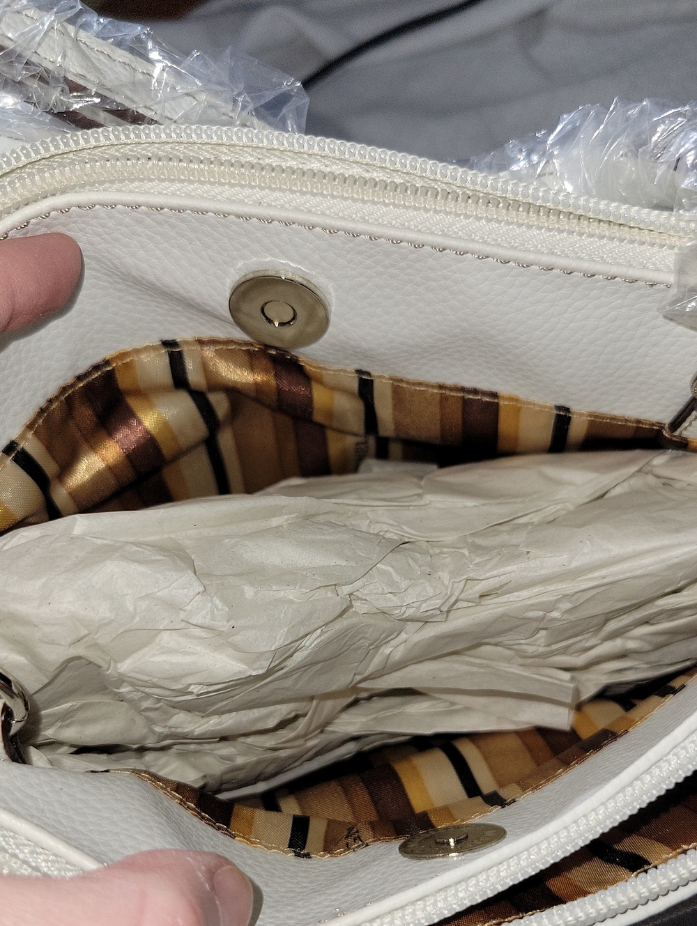 Tignanello White Crossbody Shoulder Bag NWT - Picture 5 of 9